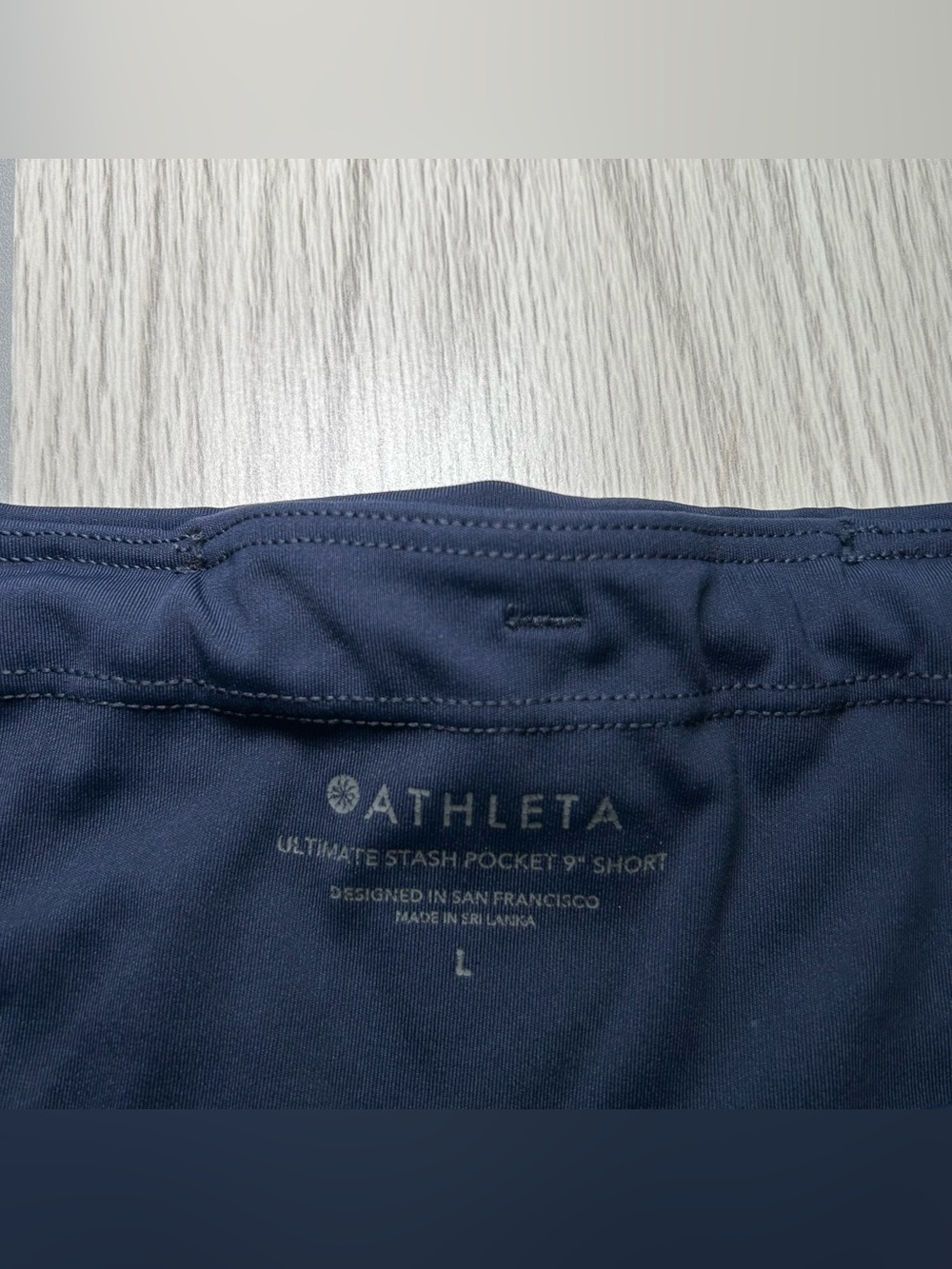 Athleta Ultimate Stash Pocket 9" Biker Shorts Women’s L Navy Blue Yoga Stretch - Picture 4 of 15